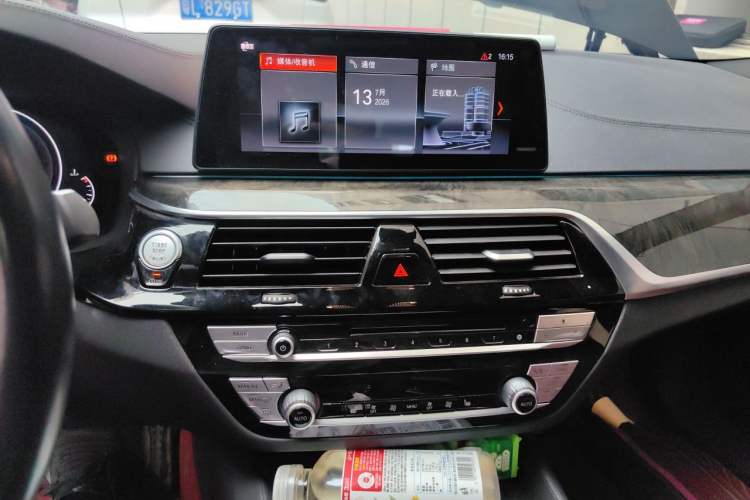 Used BMW 5 Series 2019 530Li Leading Model M Sport Package Audio And AC Panel