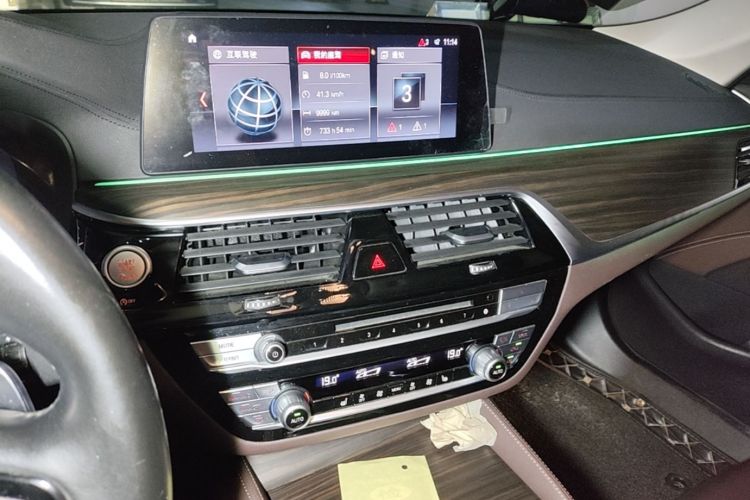Used BMW 5 Series 2019 Facelifted 530Li Leading Edition Luxury Package Audio And AC Panel