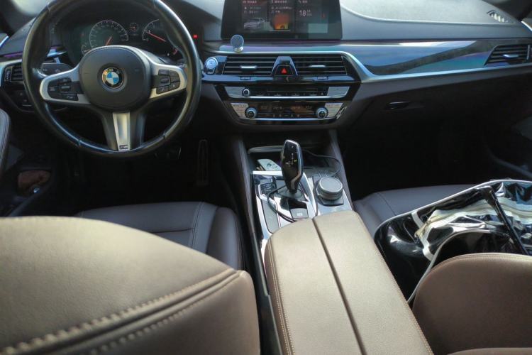 Used BMW 5 Series 2019 525Li M Sport Package Center Console