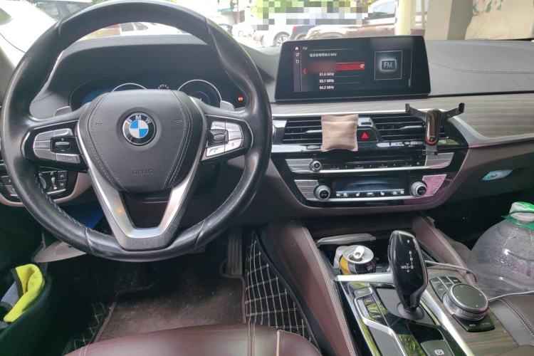 Used BMW 5 Series 2019 530Li Leading Model Luxury Package Center Console