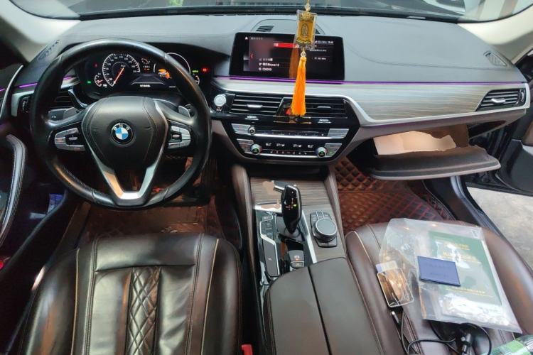 Used BMW 5 Series 2019 Facelifted 530Li Leading Edition Luxury Package Center Console