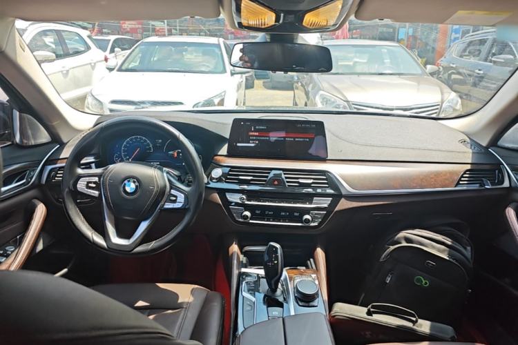 Used BMW 5 Series 2019 Facelifted 525Li Luxury Package Center Console
