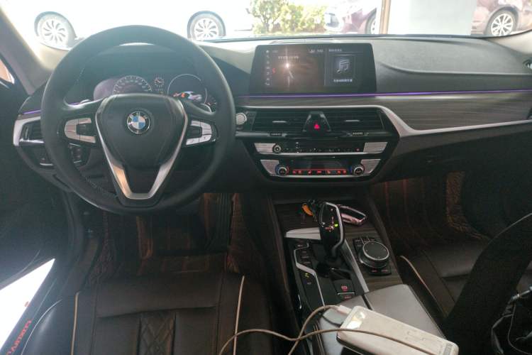 Used BMW 5 Series 2019 Facelifted 530Li Luxury Edition Premium Package Center Console