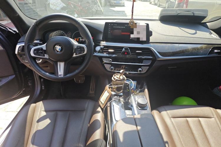 Used BMW 5 Series 2019 525Li M Sport Package Center Console