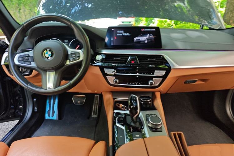 Used BMW 5 Series 2019 525i M Sport Package Center Console