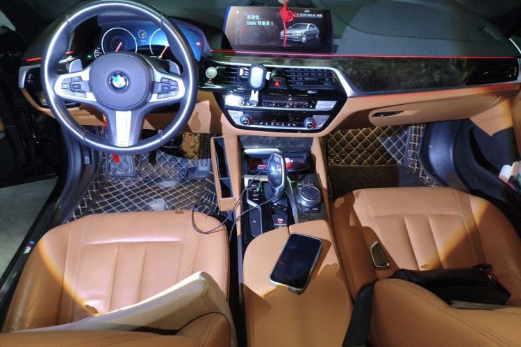 Used BMW 5 Series 2019 Facelifted 530Li Leading Edition M Sport Package Center Console
