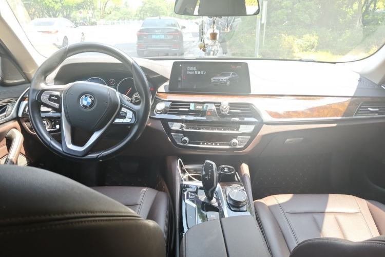 Used BMW 5 Series 2019 525Li Luxury Package Center Console