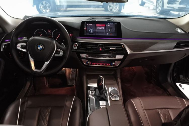 Used BMW 5 Series 2019 530Li Leading Model Luxury Package Center Console