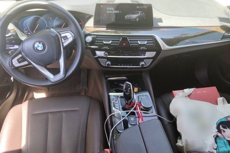 Used BMW 5 Series 2019 Facelifted 525Li Luxury Package Center Console