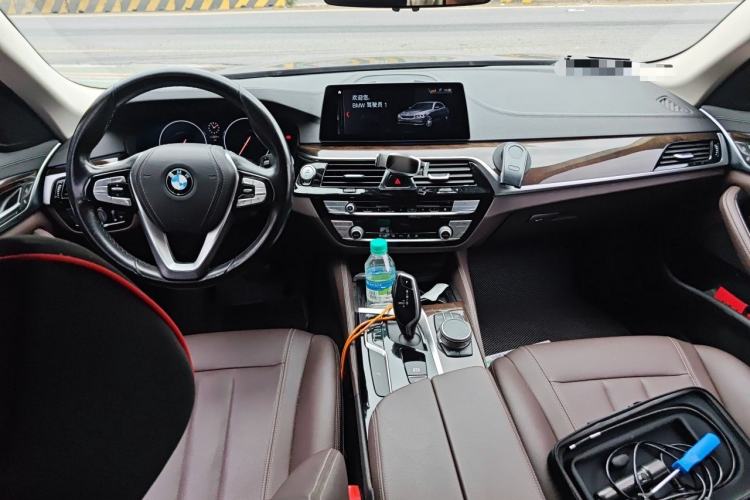Used BMW 5 Series 2019 Facelifted 525Li Luxury Package Center Console