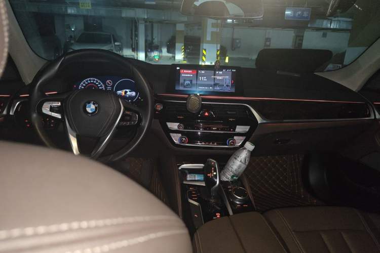 Used BMW 5 Series 2019 525Li Luxury Package Center Console