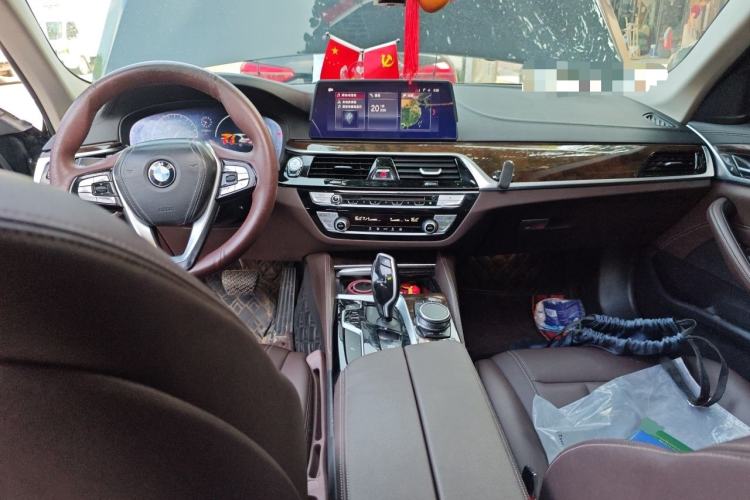 Used BMW 5 Series 2019 525Li Luxury Package Center Console