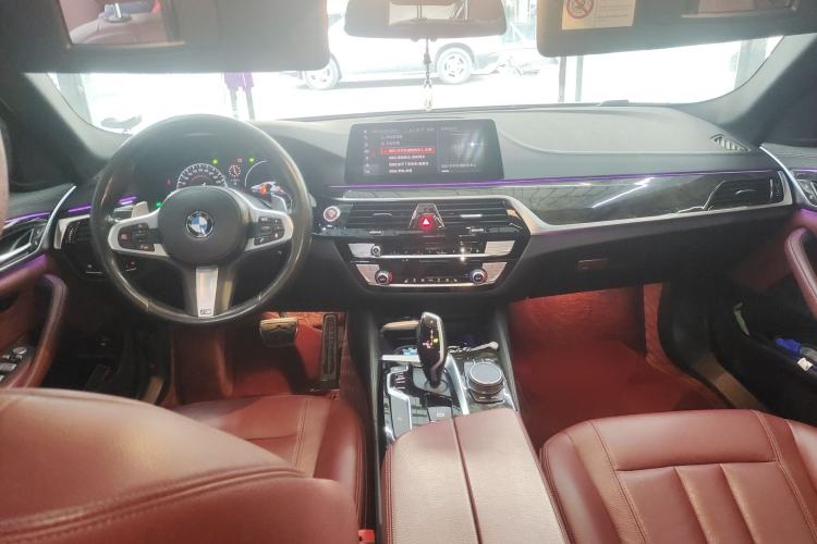 Used BMW 5 Series 2019 Facelifted 530Li Leading Edition M Sport Package Center Console
