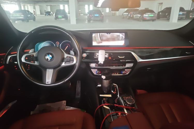 Used BMW 5 Series 2019 530Li Leading Model M Sport Package Center Console