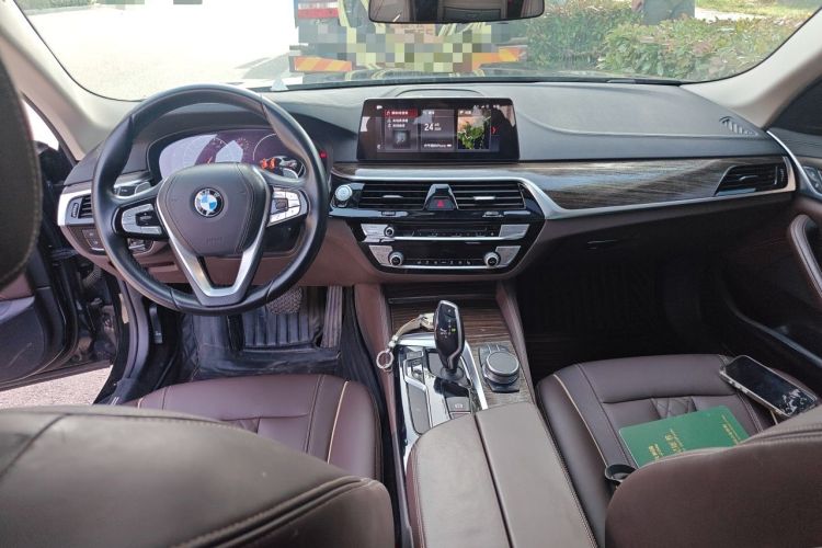 Used BMW 5 Series 2019 530Li Leading Model Luxury Package Center Console