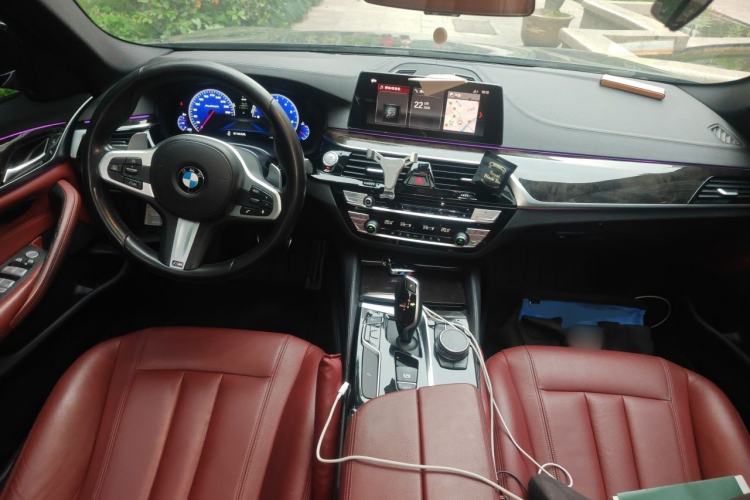 Used BMW 5 Series 2019 Facelifted 530Li Leading Edition M Sport Package Center Console
