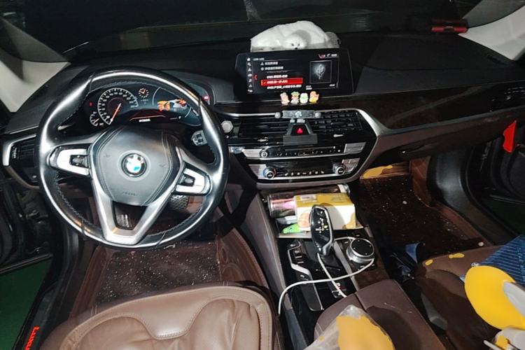 Used BMW 5 Series 2019 Facelifted 525Li Luxury Package Center Console