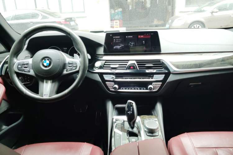 Used BMW 5 Series 2019 Restyled 530Li Luxury Edition M Sport Package Center Console