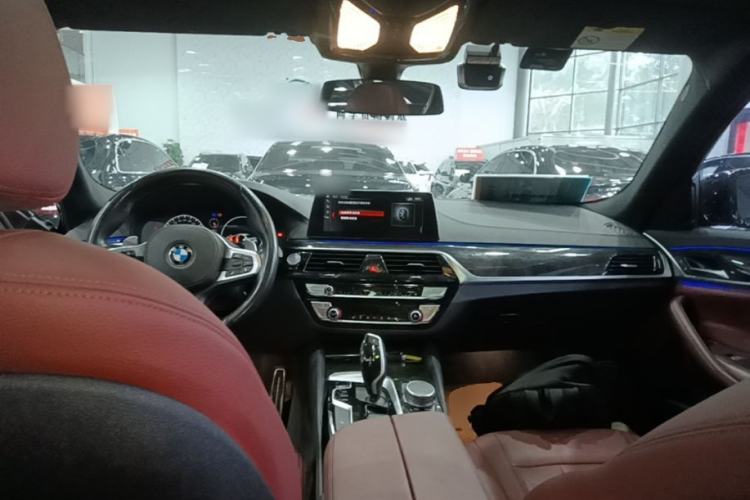 Used BMW 5 Series 2019 Facelifted 530Li Leading Edition M Sport Package Center Console