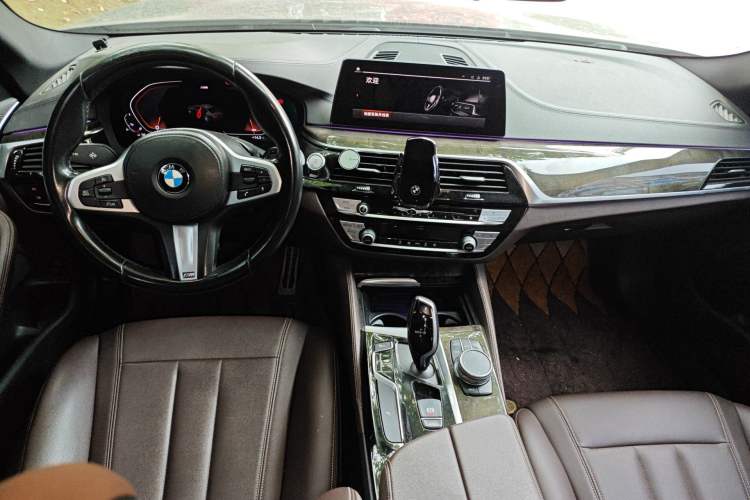 Used BMW 5 Series 2019 525Li M Sport Package Center Console