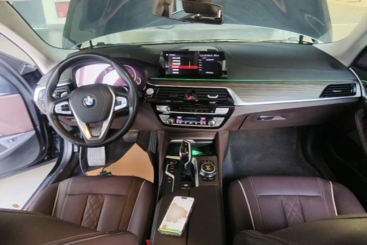 Used BMW 5 Series 2019 Facelifted 530Li Luxury Edition Premium Package Center Console