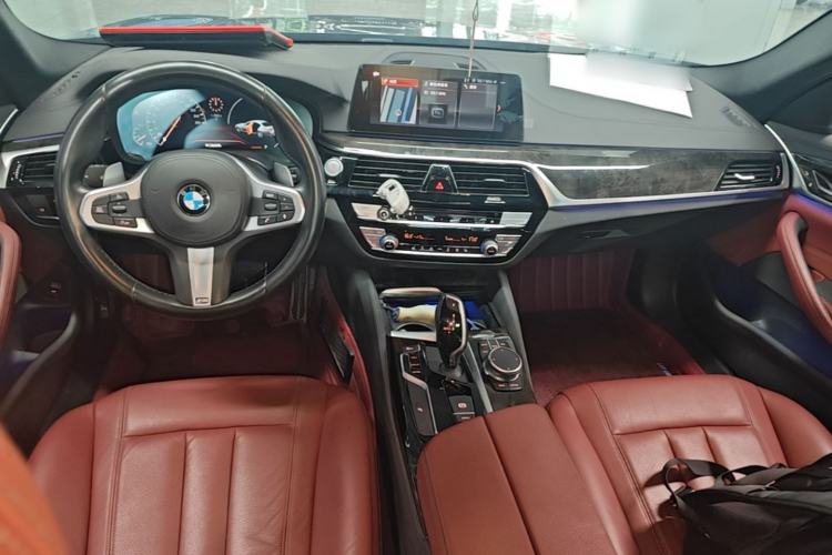 Used BMW 5 Series 2019 Facelifted 530Li Leading Edition M Sport Package Center Console