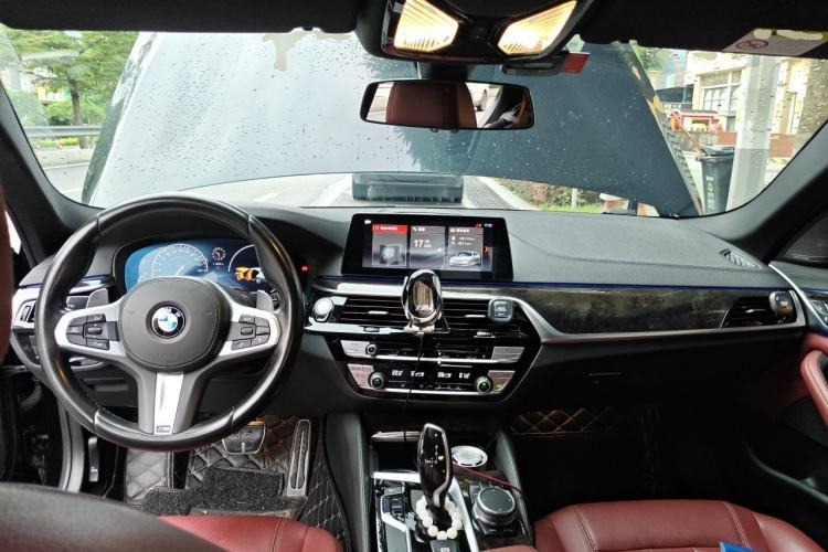 Used BMW 5 Series 2019 Facelifted 530Li Leading Edition M Sport Package Center Console