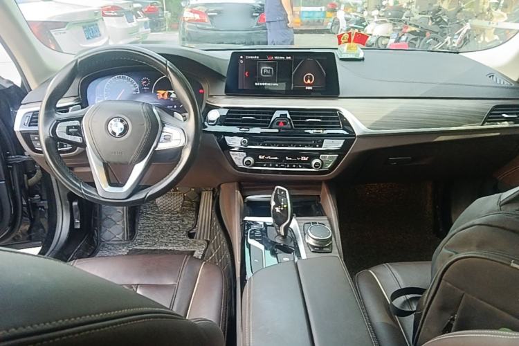 Used BMW 5 Series 2019 530Li Leading Model Luxury Package Center Console