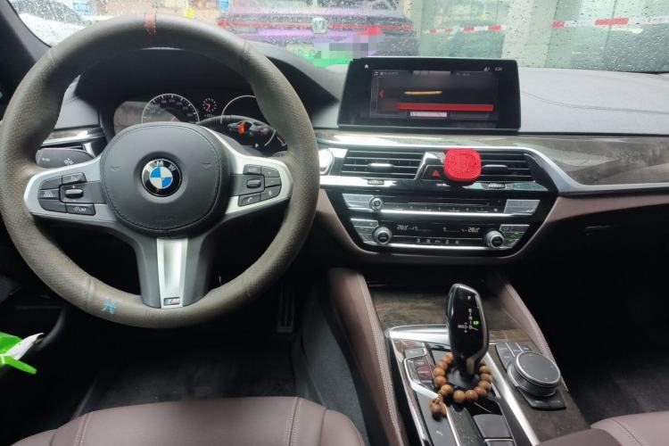 Used BMW 5 Series 2019 Restyled 525Li M Sport Package Center Console