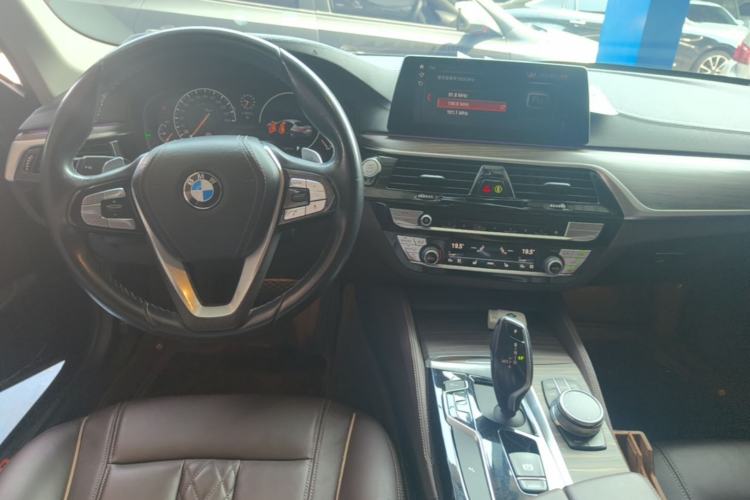 Used BMW 5 Series 2019 530Li Leading Model Luxury Package Center Console