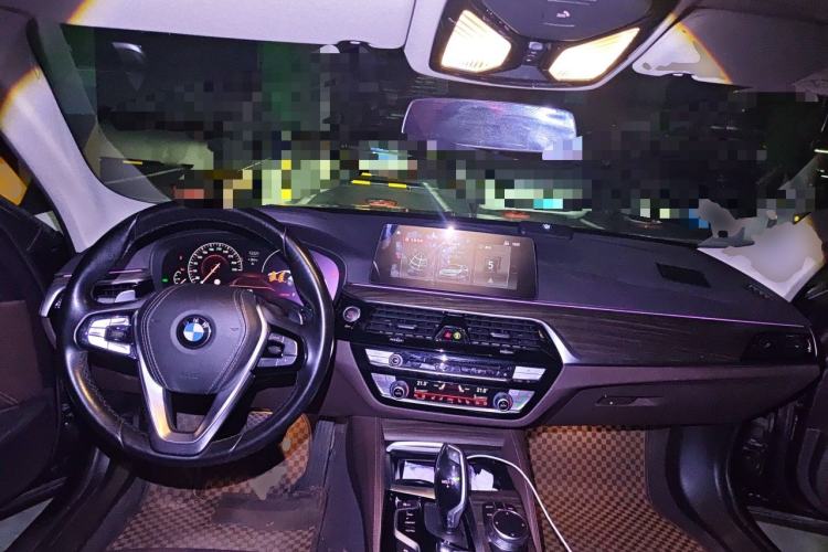 Used BMW 5 Series 2019 530Li Luxury Edition Premium Package Center Console