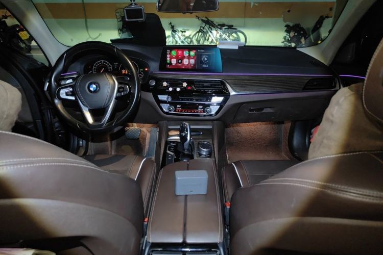 Used BMW 5 Series 2019 Facelifted 530Li Luxury Edition Premium Package Center Console