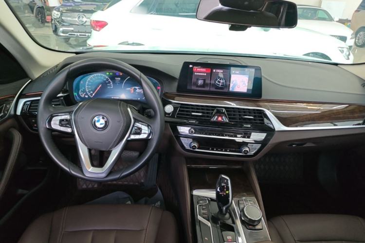 Used BMW 5 Series 2019 525Li Luxury Package Center Console