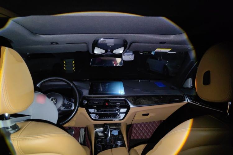 Used BMW 5 Series 2019 530Li Leading Model M Sport Package Center Console