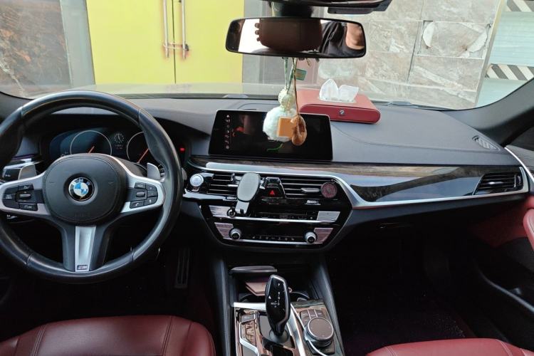 Used BMW 5 Series 2019 530Li Leading Model M Sport Package Center Console