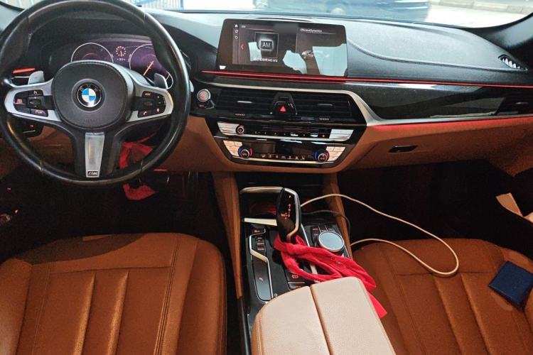 Used BMW 5 Series 2019 Facelifted 530Li xDrive M Sport Package Center Console