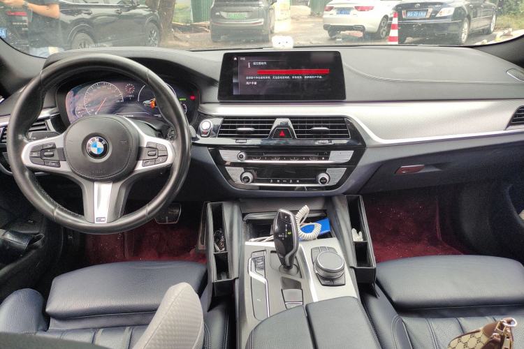 Used BMW 5 Series 2019 525i M Sport Package Center Console