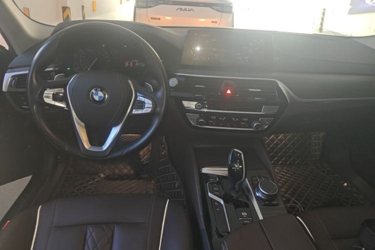 Used BMW 5 Series 2019 530Li Luxury Edition Premium Package Center Console