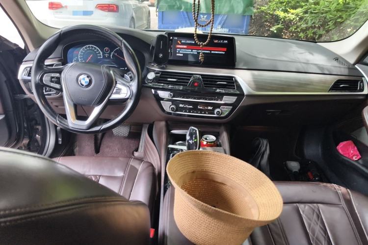 Used BMW 5 Series 2019 530Li Leading Model Luxury Package Center Console