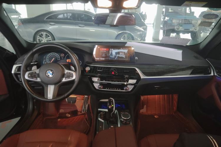 Used BMW 5 Series 2019 Facelifted 530Li Leading Edition M Sport Package Center Console