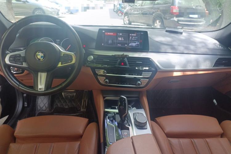 Used BMW 5 Series 2019 525i M Sport Package Center Console