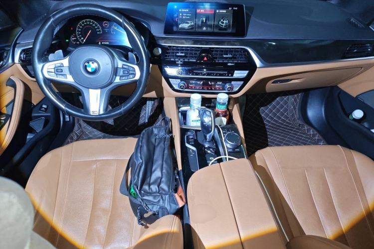 Used BMW 5 Series 2019 Restyled 530Li Luxury Edition M Sport Package Center Console