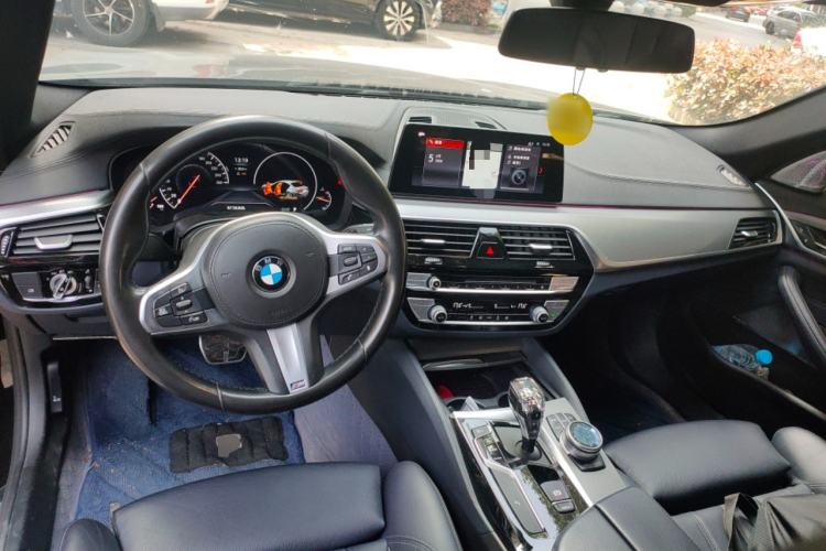 Used BMW 5 Series 2019 525i M Sport Package Center Console
