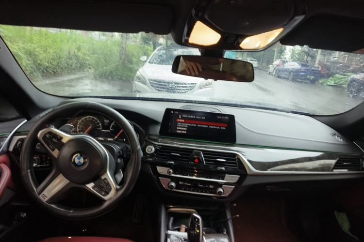 Used BMW 5 Series 2019 Facelifted 530Li Leading Edition M Sport Package Center Console