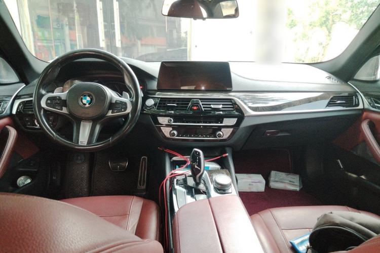 Used BMW 5 Series 2019 530Li Leading Model M Sport Package Center Console