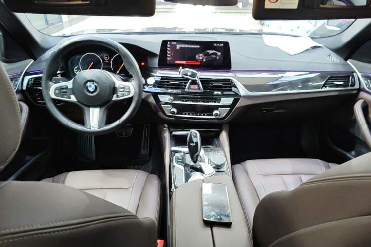 Used BMW 5 Series 2019 525Li M Sport Package Center Console