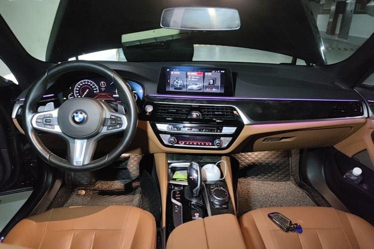 Used BMW 5 Series 2019 Restyled 530Li Luxury Edition M Sport Package Center Console