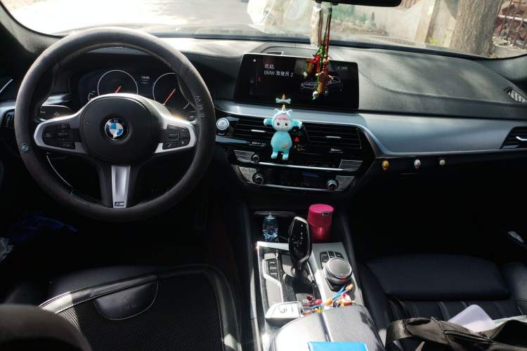 Used BMW 5 Series 2019 525i M Sport Package Center Console