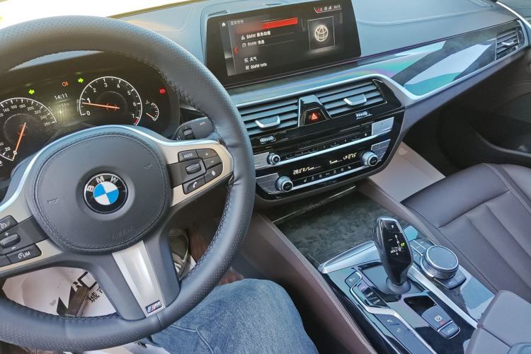 Used BMW 5 Series 2019 Restyled 525Li M Sport Package Center Console