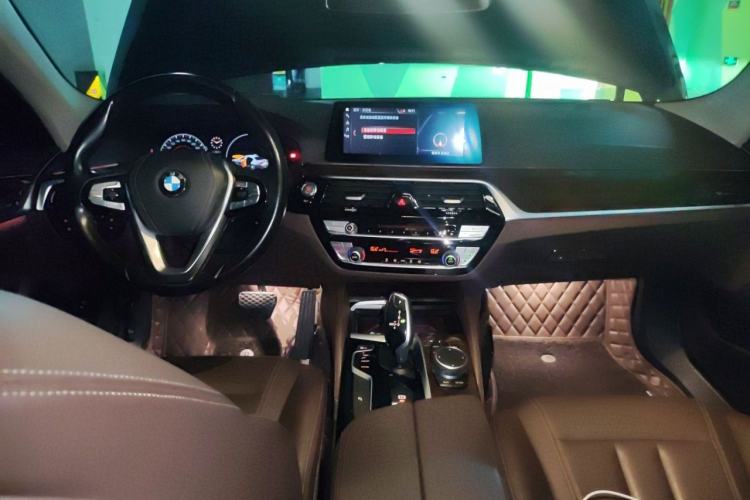 Used BMW 5 Series 2019 525Li Luxury Package Center Console